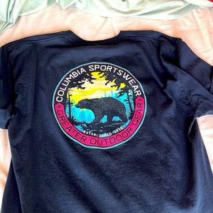 Gently used mens columbia tshirt